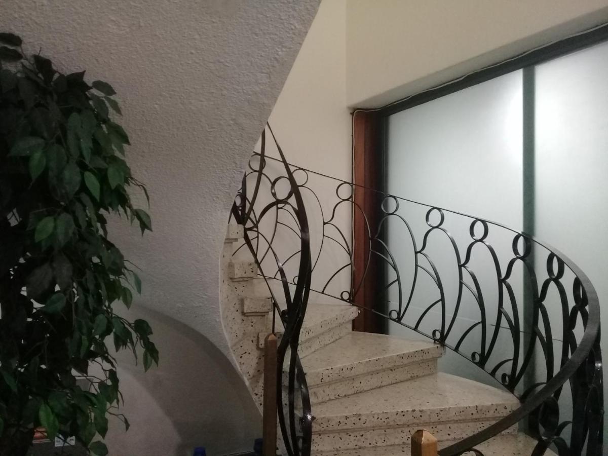 COMO ESTAR EN CASA CoL DEL VALLE - Housity