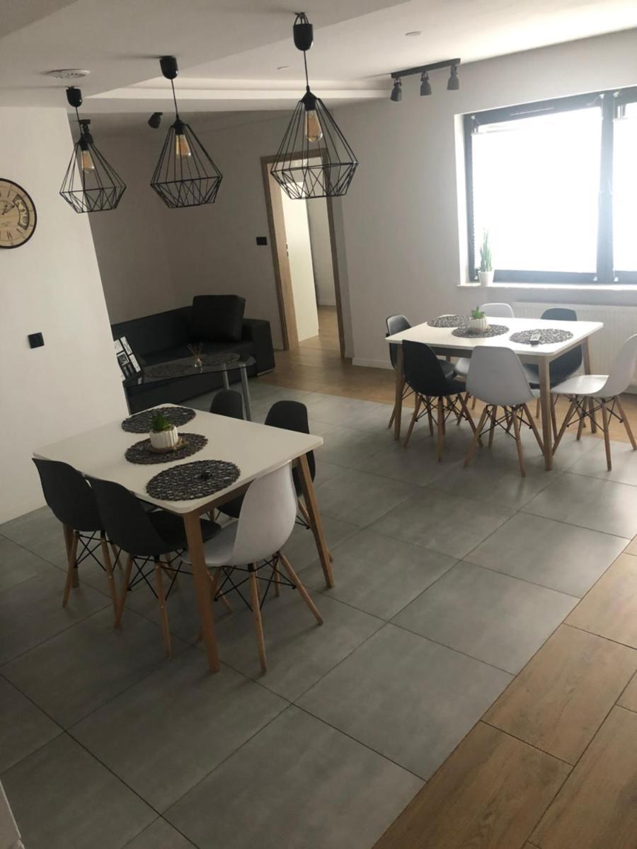 Hostel 4M Suchedniów - Housity