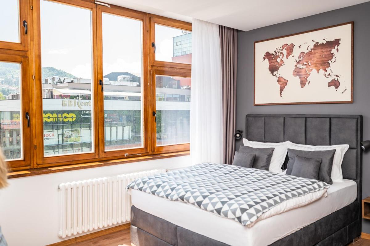 Modern and Bright Apartments - Main Street - Housity