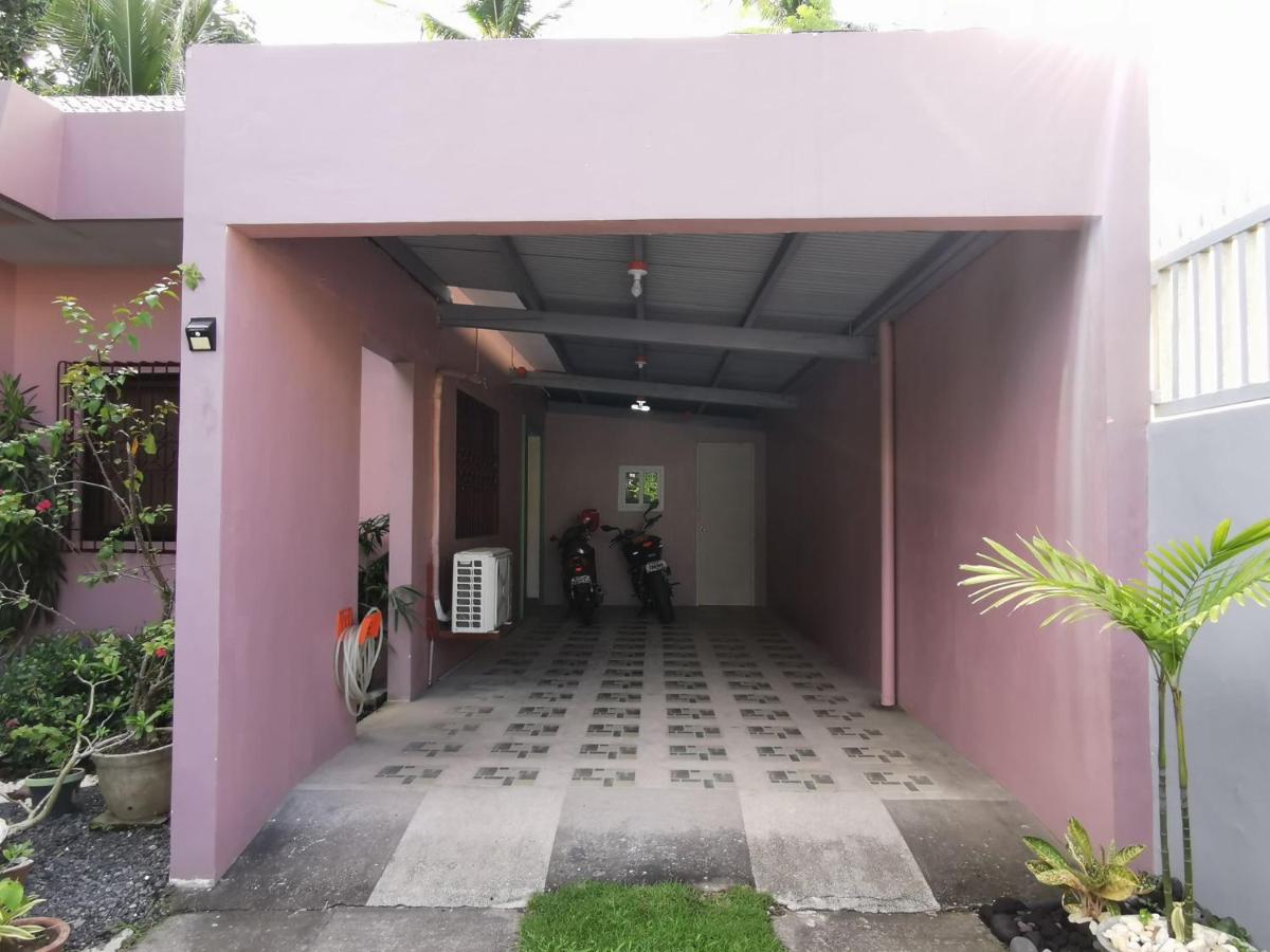 Magayon Pink House - Housity