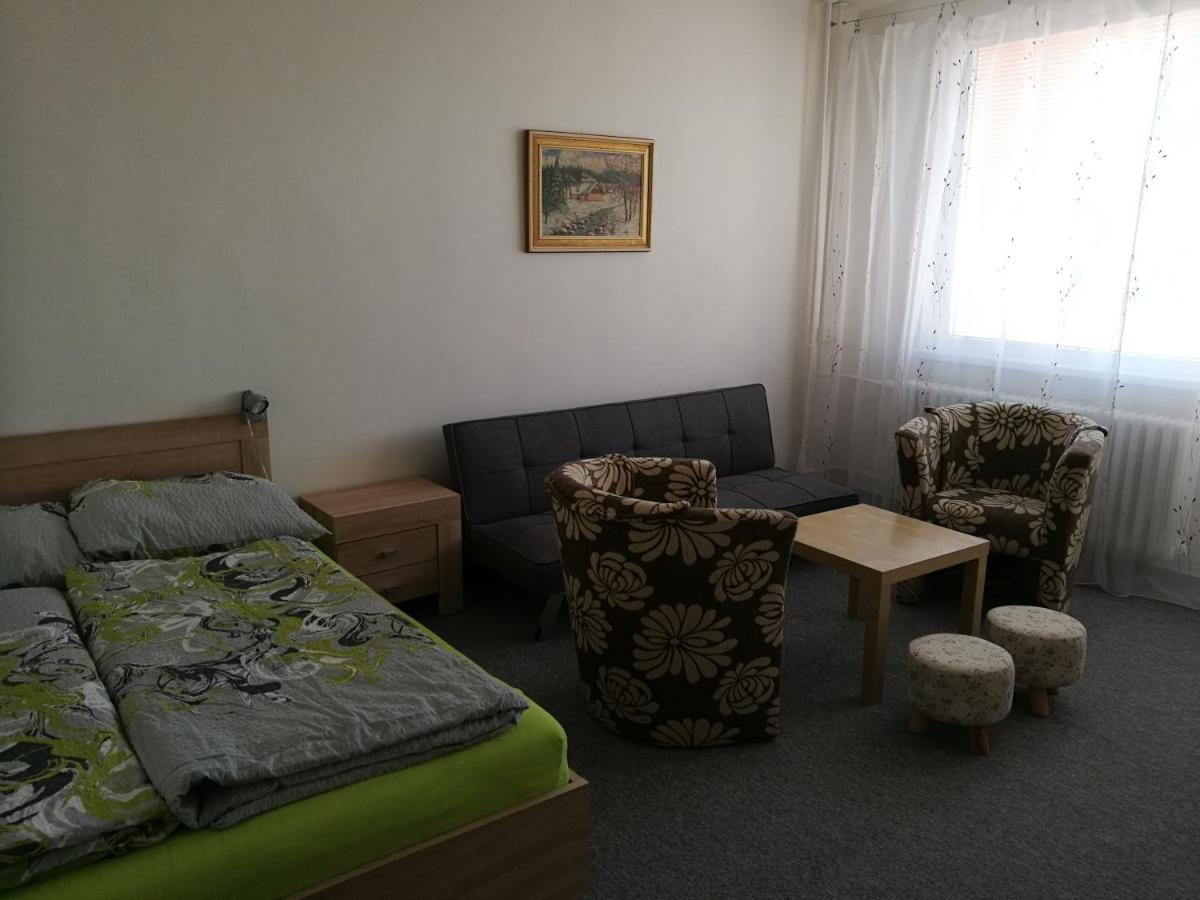 Bendovi Kovářská - Housity