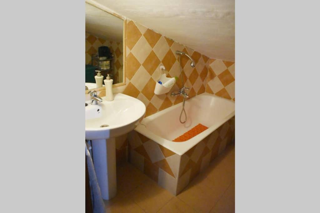 ALMA DE CUENCA. Casco antiguo. Wifi - Housity