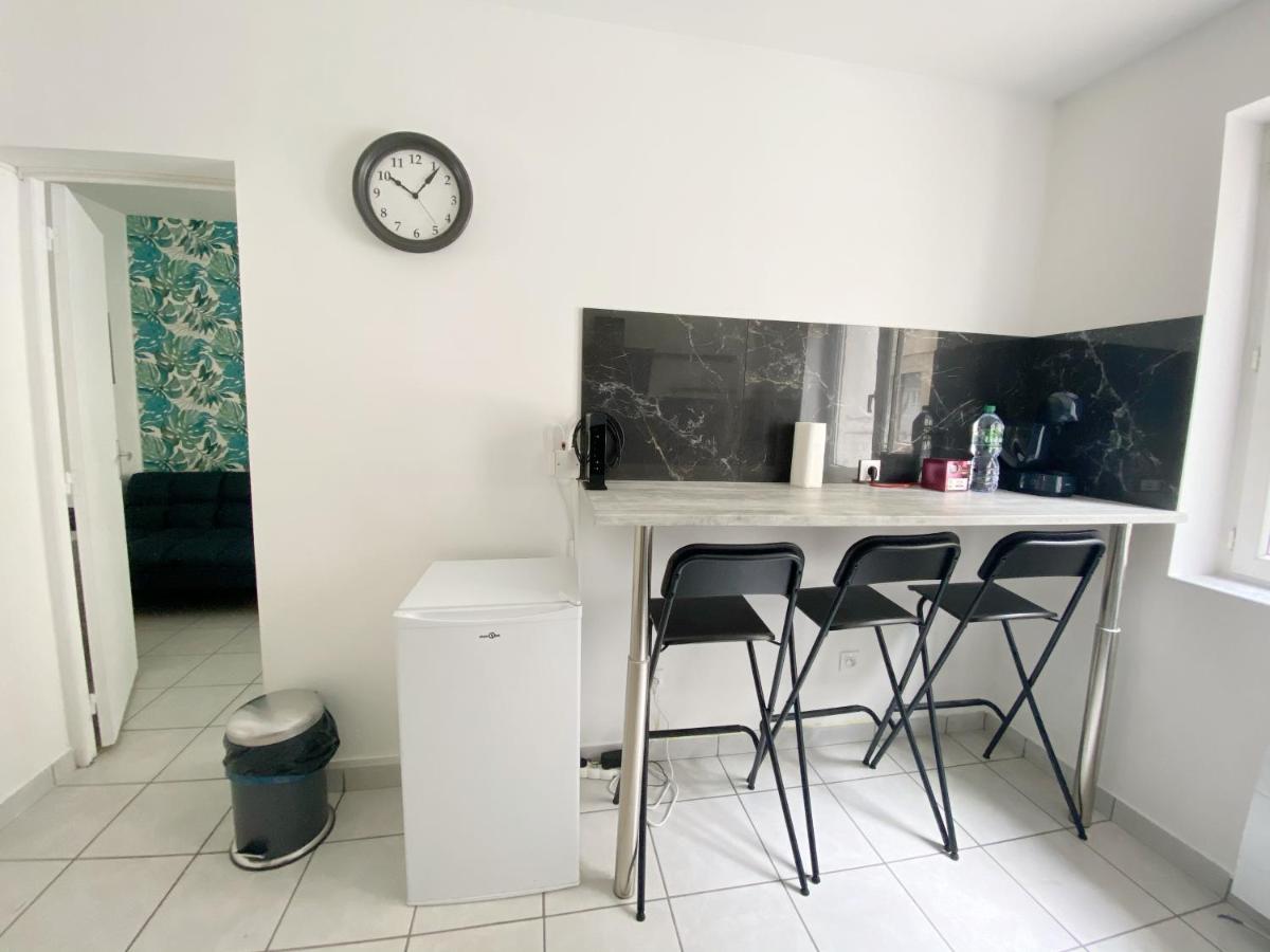 023 CHIC & COSY F1 23m2 HYPERCENTRE WIFI SMART TV NETFLIX - Housity