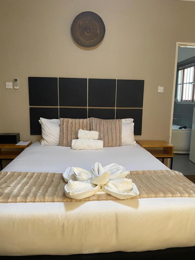 Suitetrails - MOHATO GUESTHOUSE