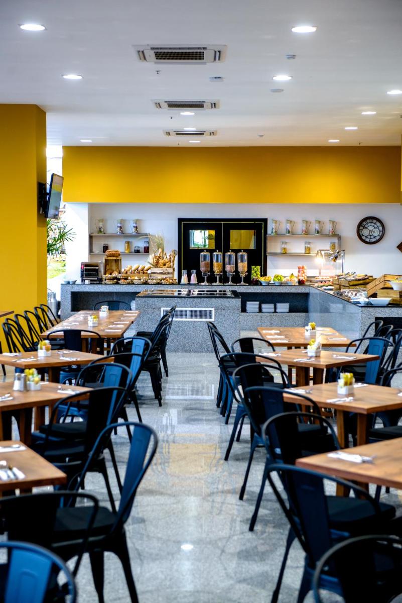 Wyndham Manta Sail Plaza Hotel and Convention Center - Hizvo