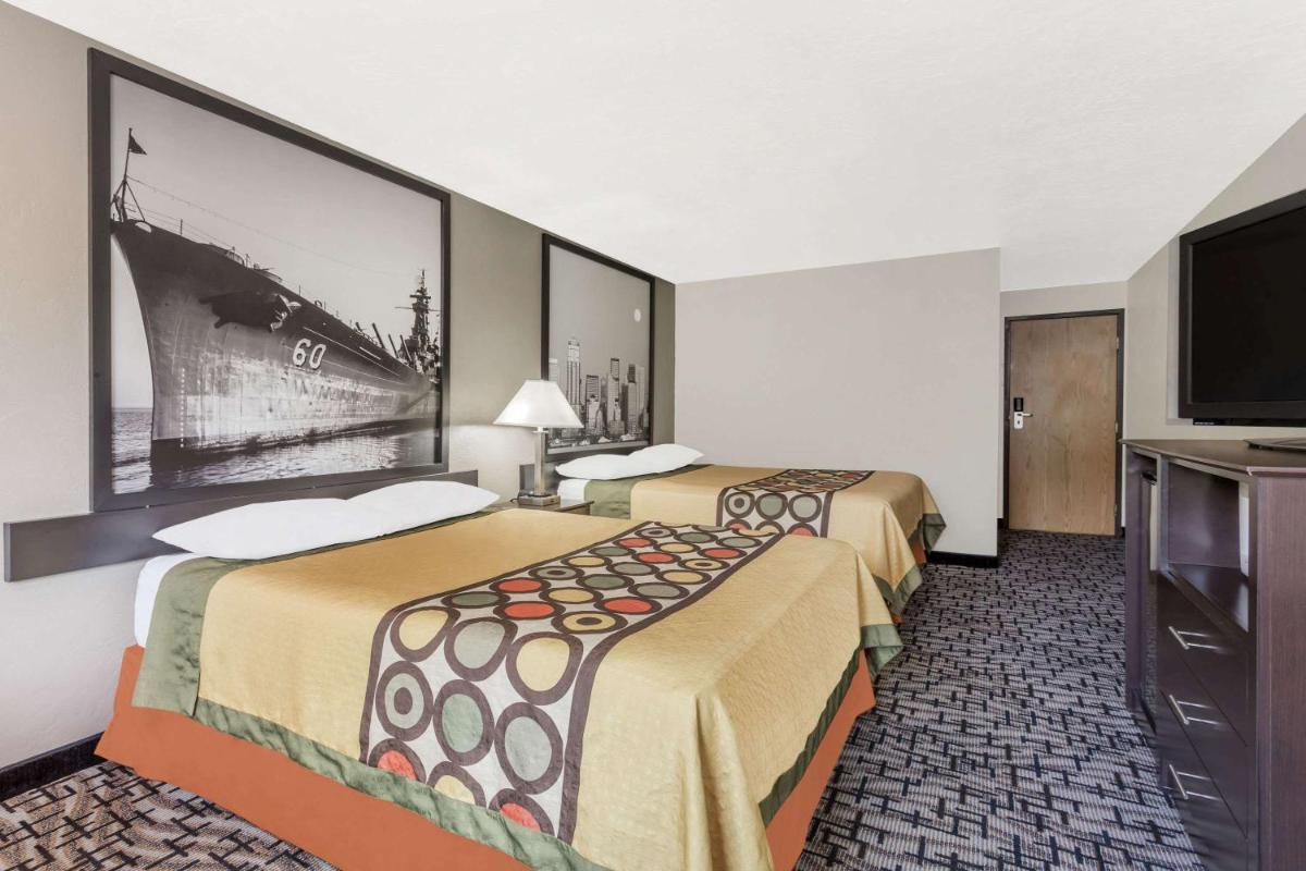 Super 8 by Wyndham Bremerton - Housity