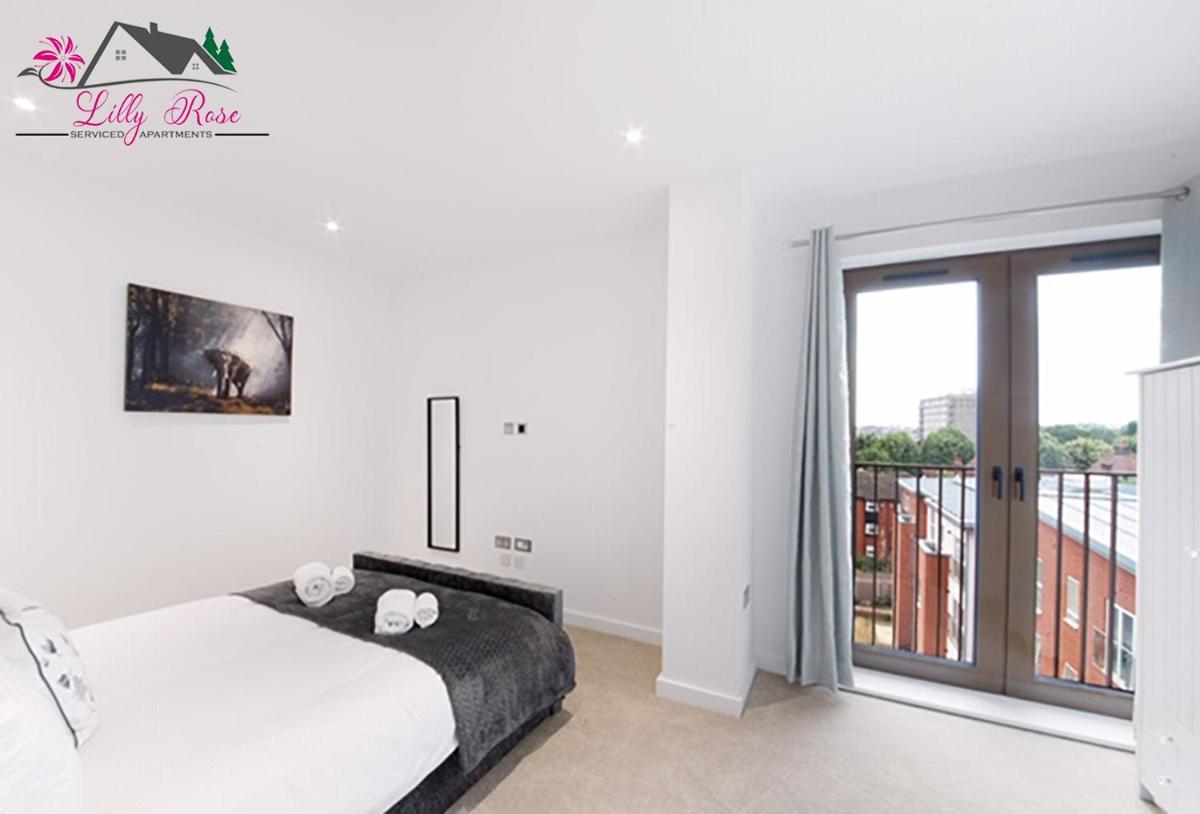 LillyRose Serviced Apartments - St Albans City Centre, Parking - Housity