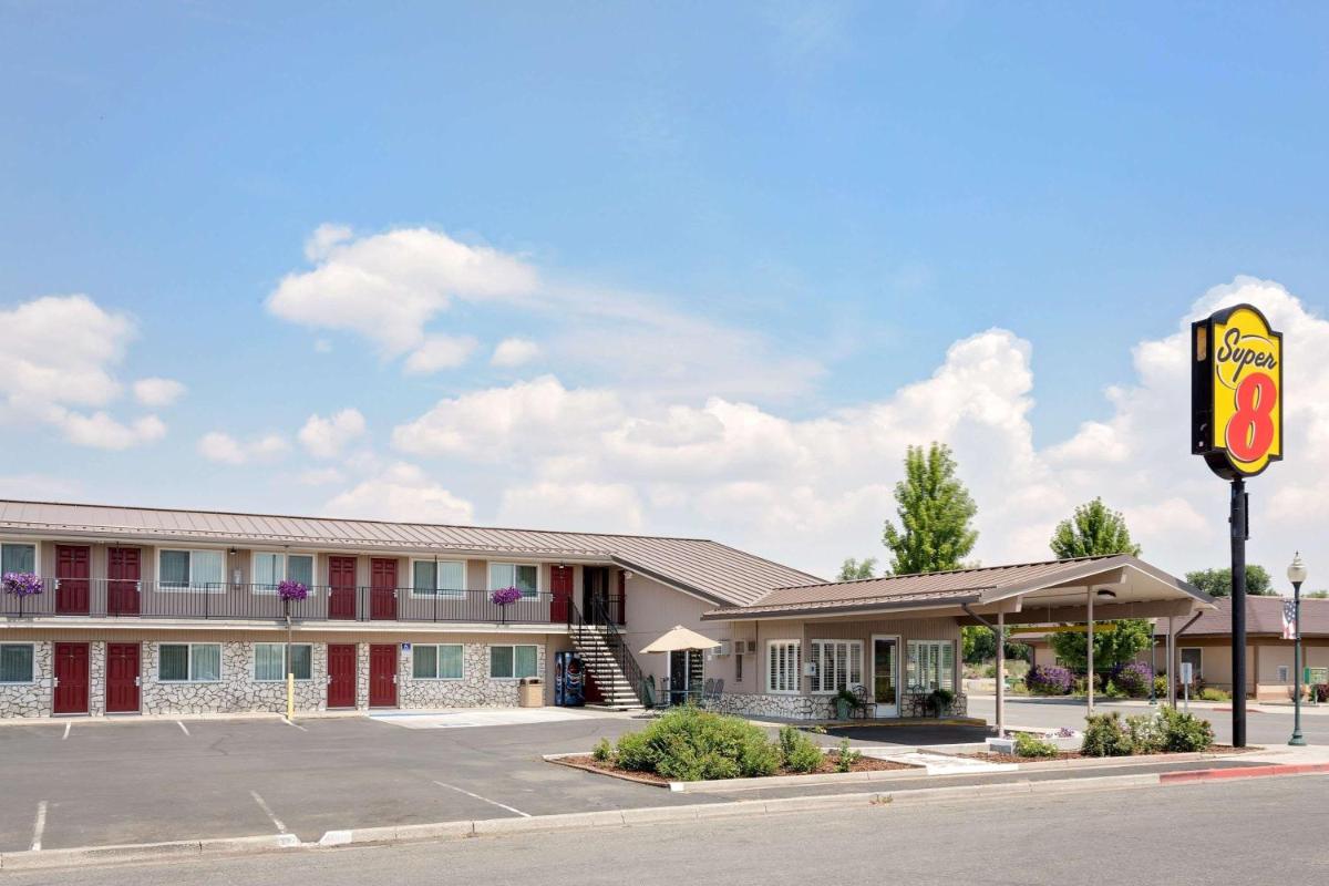 Super 8 by Wyndham Alturas - Housity