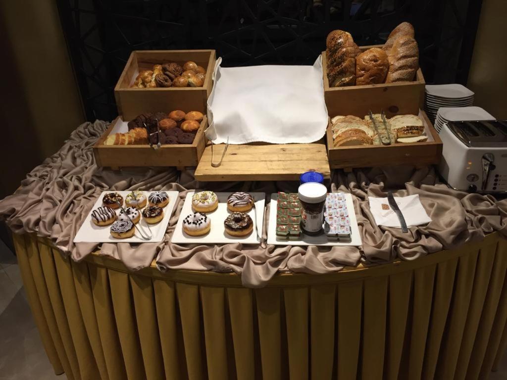 Bahria Grand Hotel & Resort - Housity