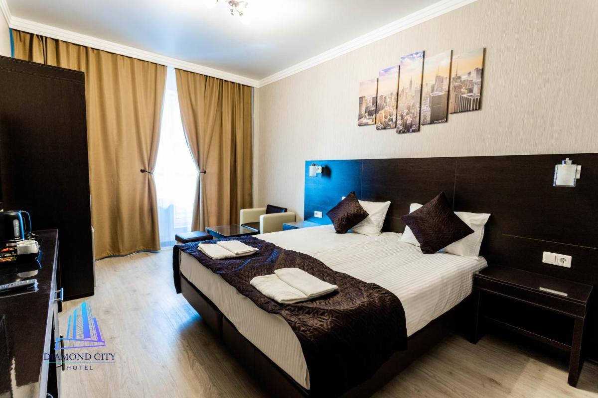 Hotel Diamond City - Housity