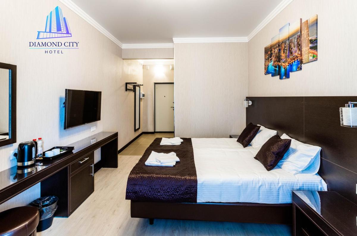 Hotel Diamond City - Housity