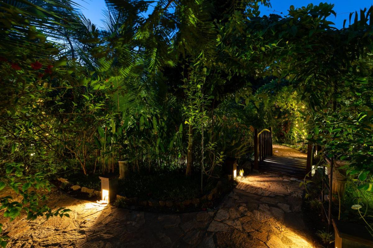 D Canal House - Housity