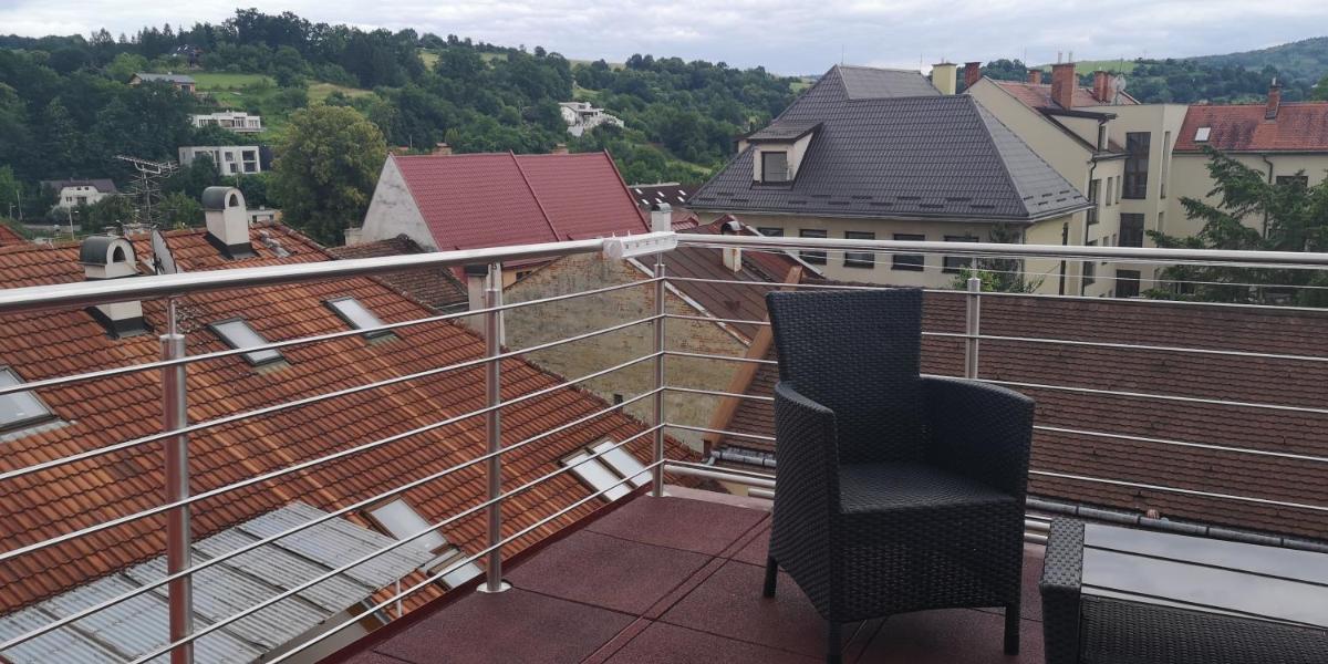 Centrum Apartman S- dom - Housity
