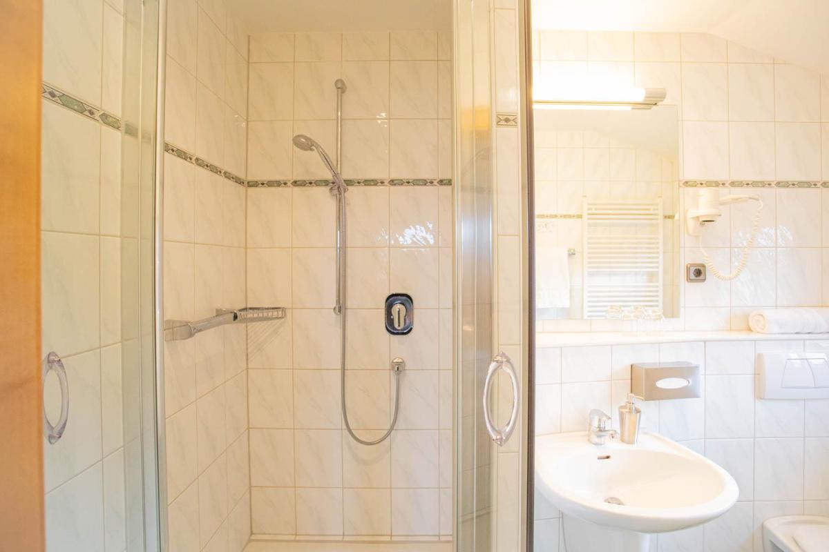 Hotel-Pension Eschwege - Housity
