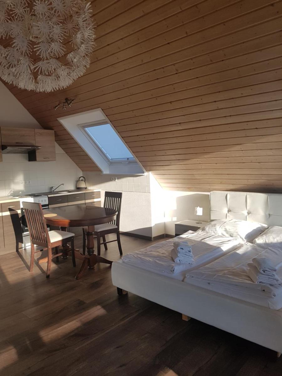 Eisberg Gästehaus & De Luxe Appartements - Housity