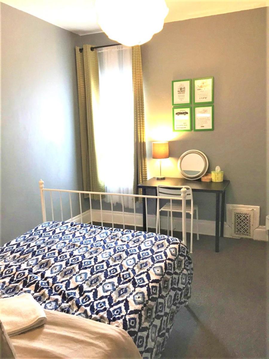 Colour Cube Guest House Toronto Downtown East - Housity