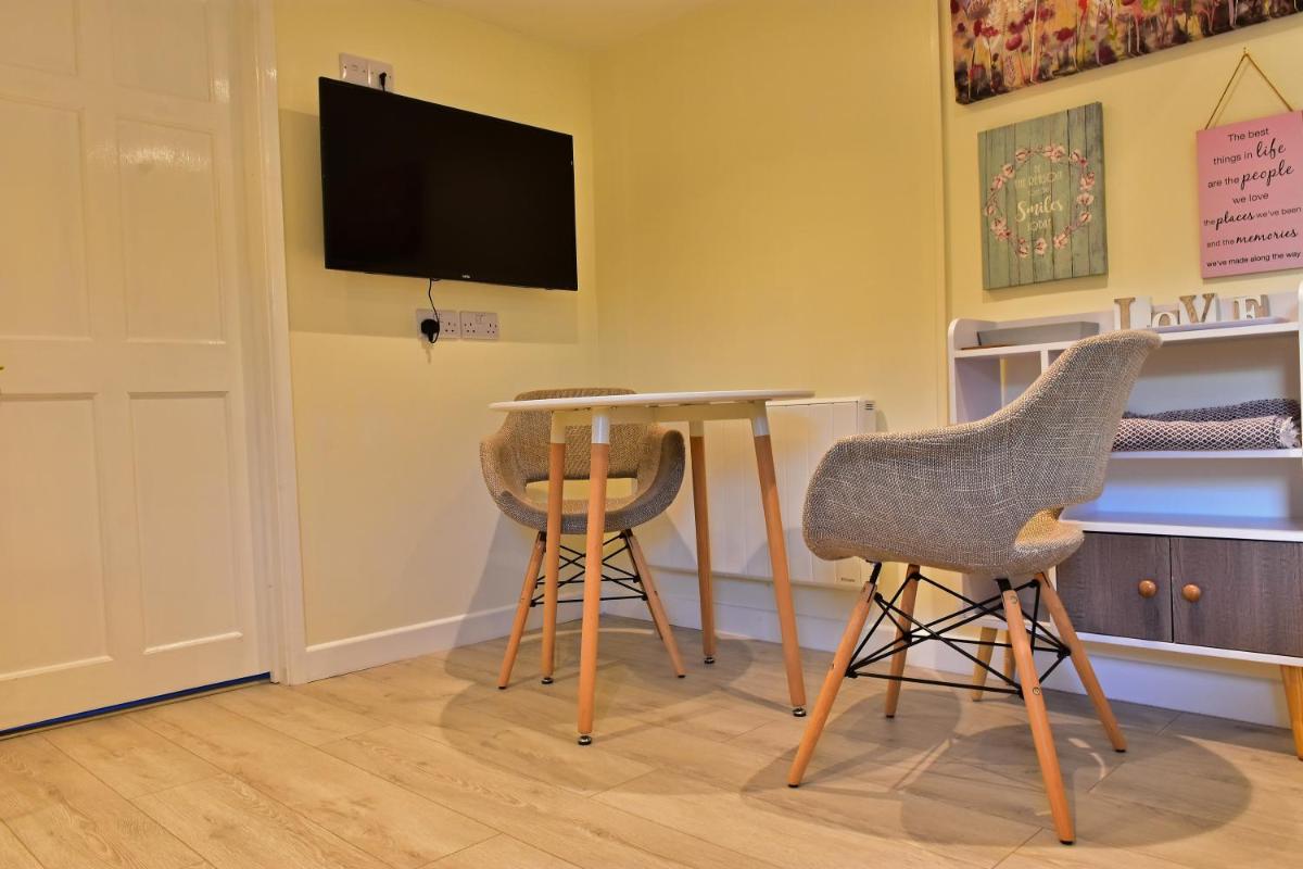 Yew Tree Retreat - Housity
