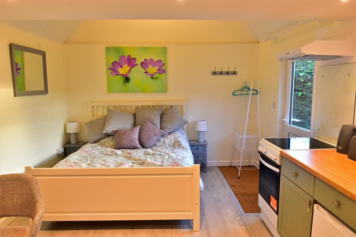 Yew Tree Retreat - Housity