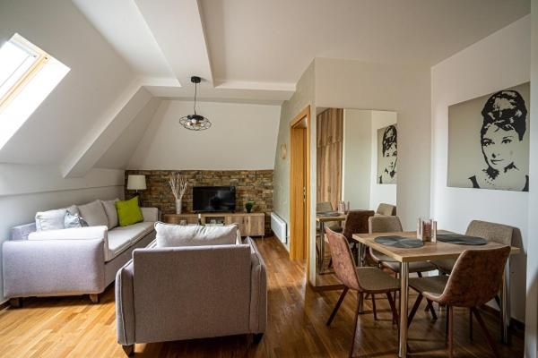 All Seasons Residence - Housity