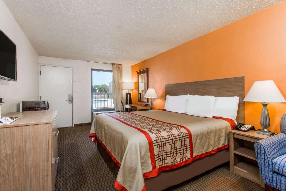 Days Inn by Wyndham Norfolk Airport - Housity