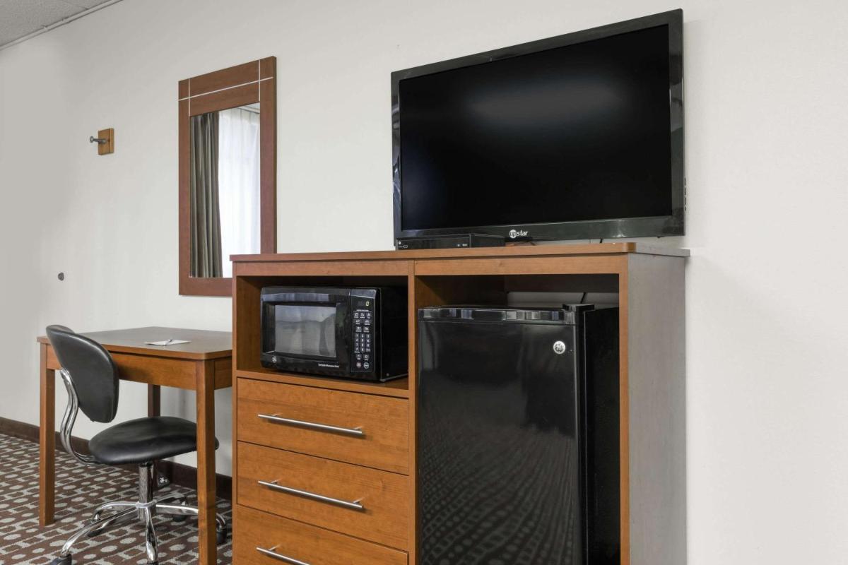 Days Inn by Wyndham Midland - Housity