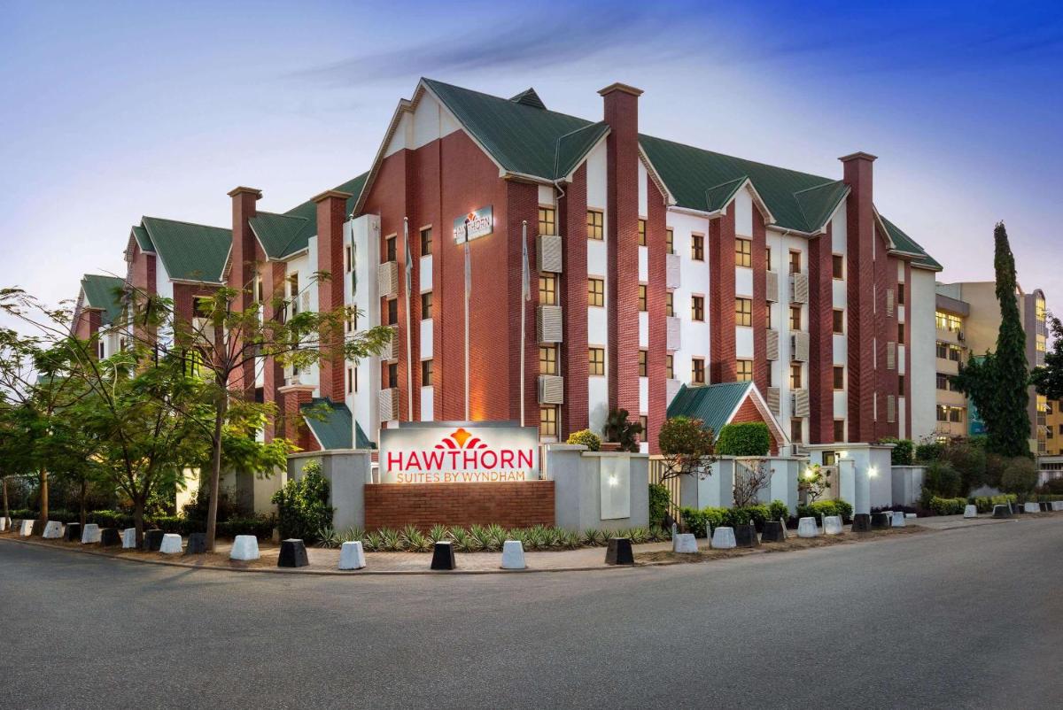 Hawthorn Suites by Wyndham Abuja - Housity