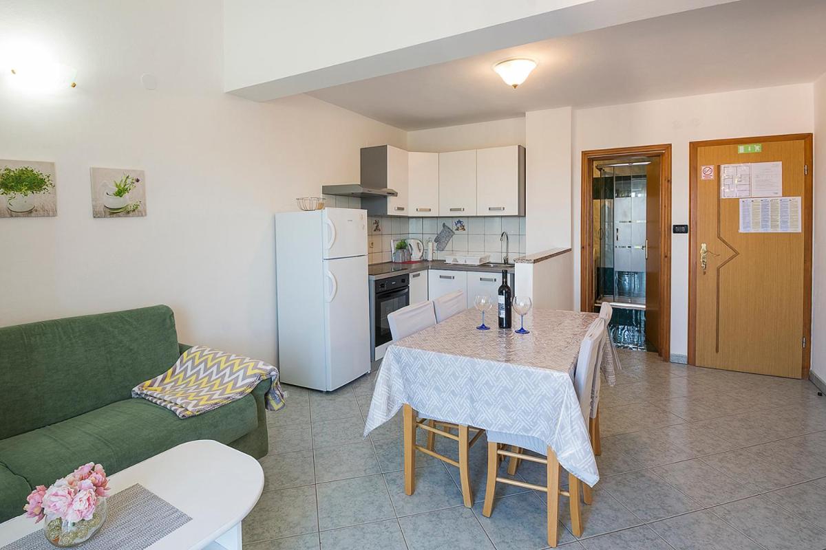 Apartman, studio and room Kata - Hizvo