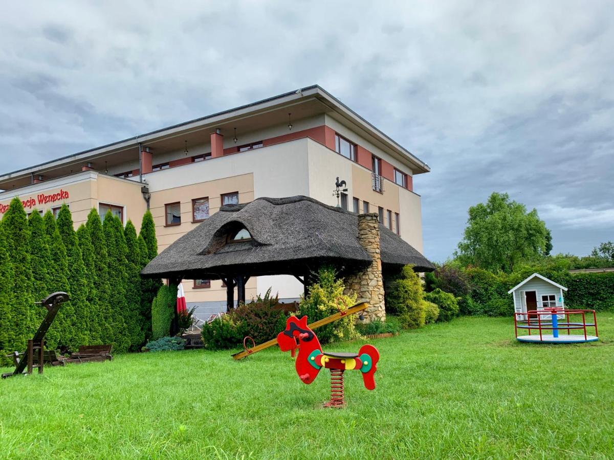 Nocowanie Restauracja Wenecka - Housity