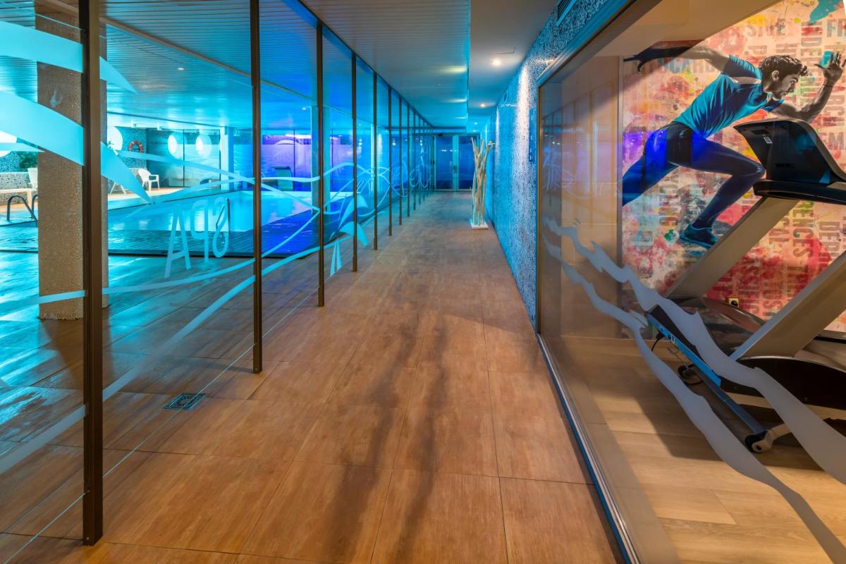 Imagen de la galería de GHT Oasis Tossa & Spa, en Tossa de Mar