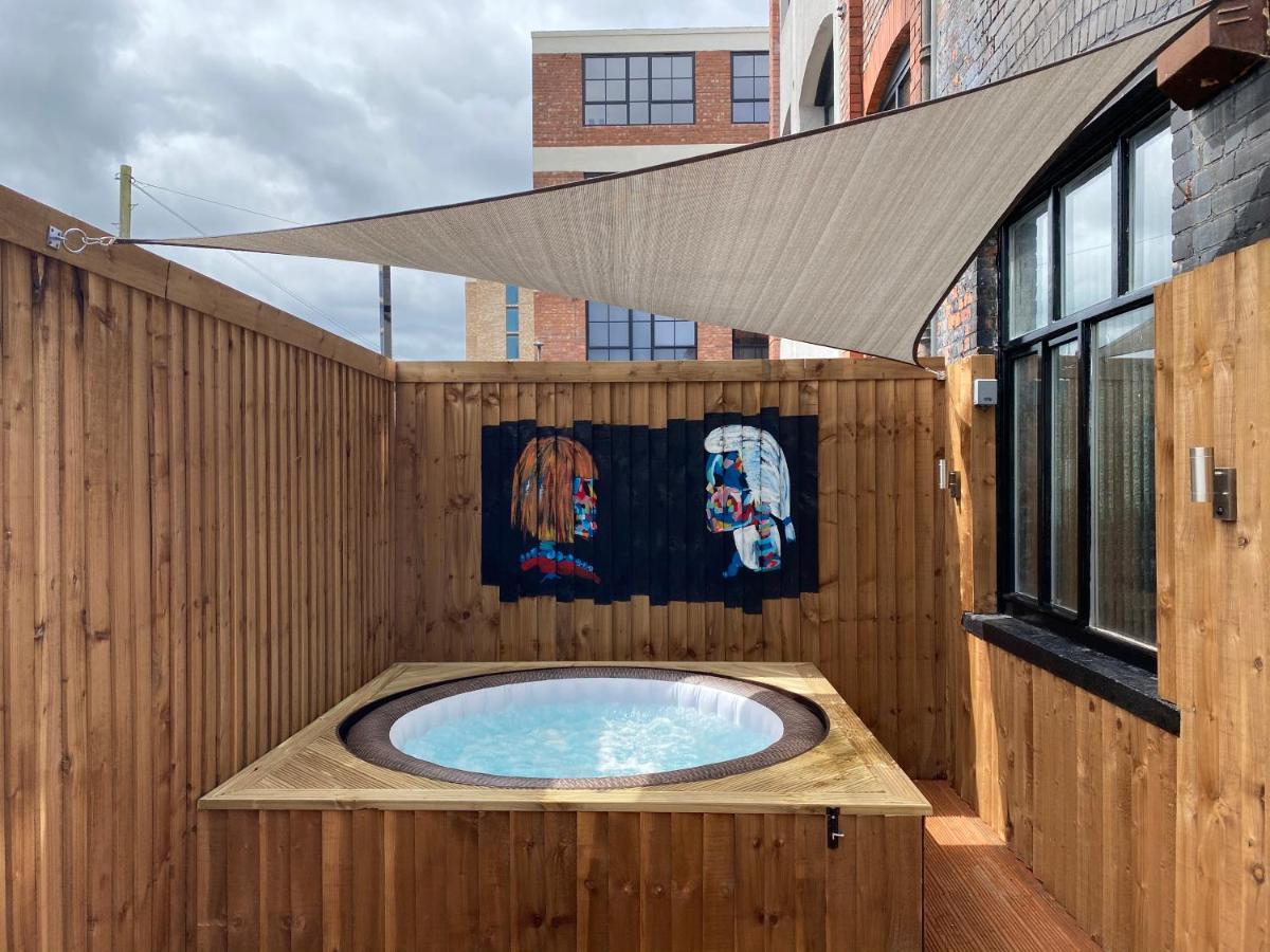 Mason Street Apartment Sleeps 16 - Housity