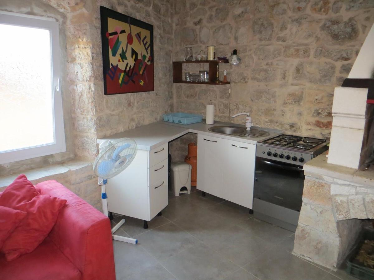 Apartman art atellier Jelsa - Housity