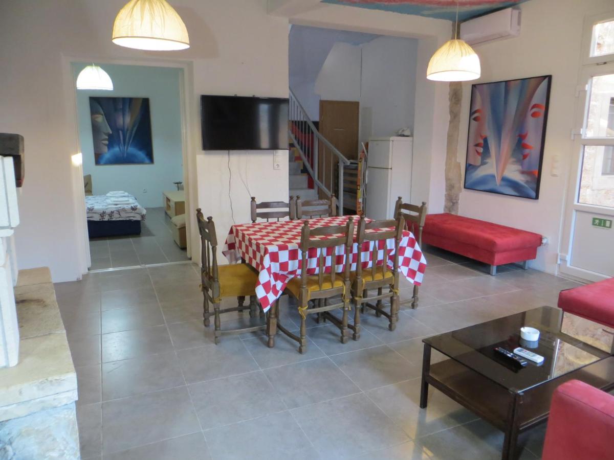 Apartman art atellier Jelsa - Housity