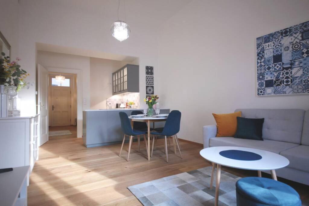 Andel Apartments - Housity