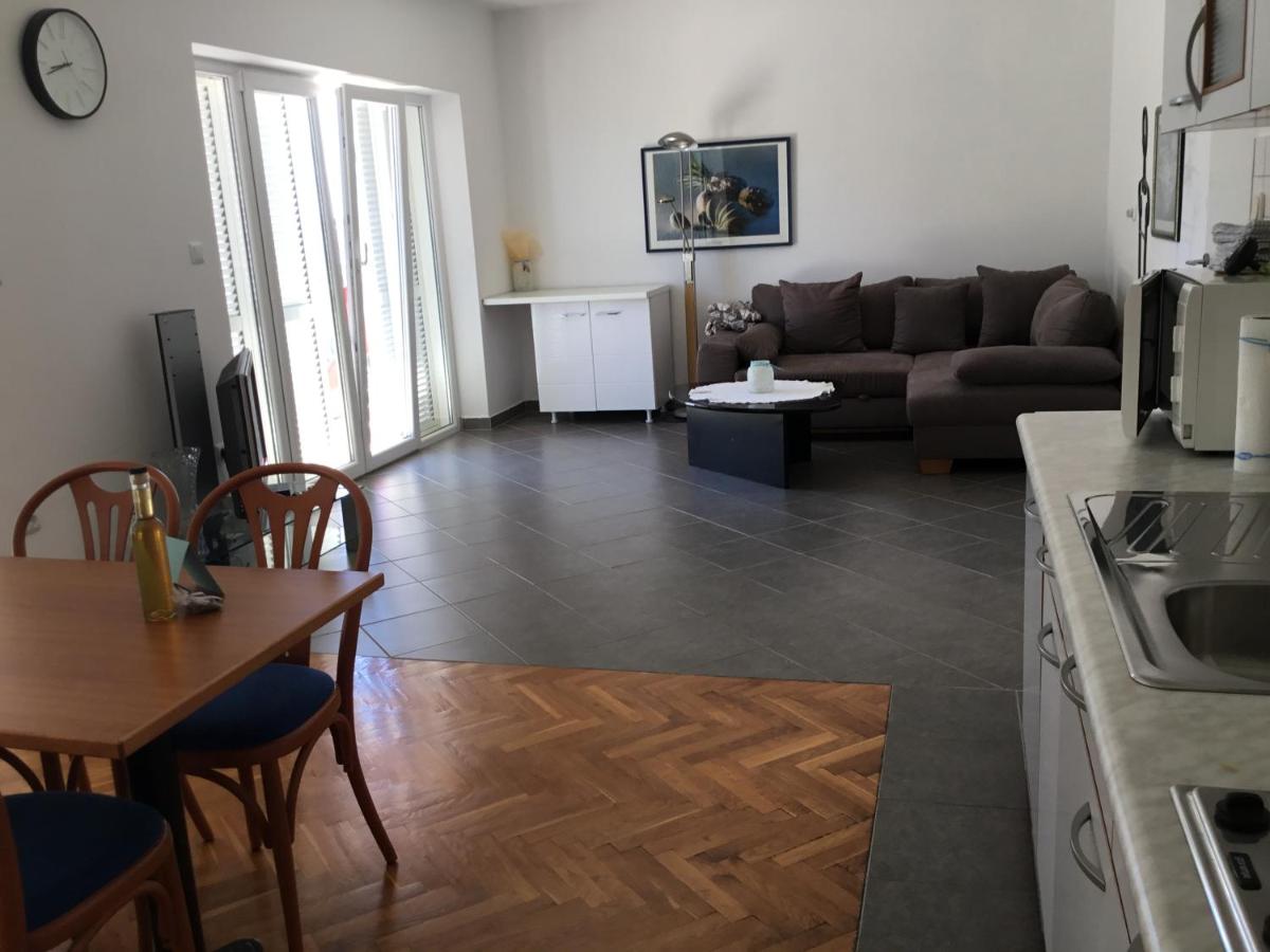Apartments More - Housity