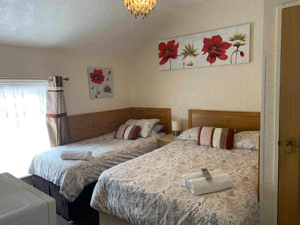 Trevaslodge - Families Only - Housity