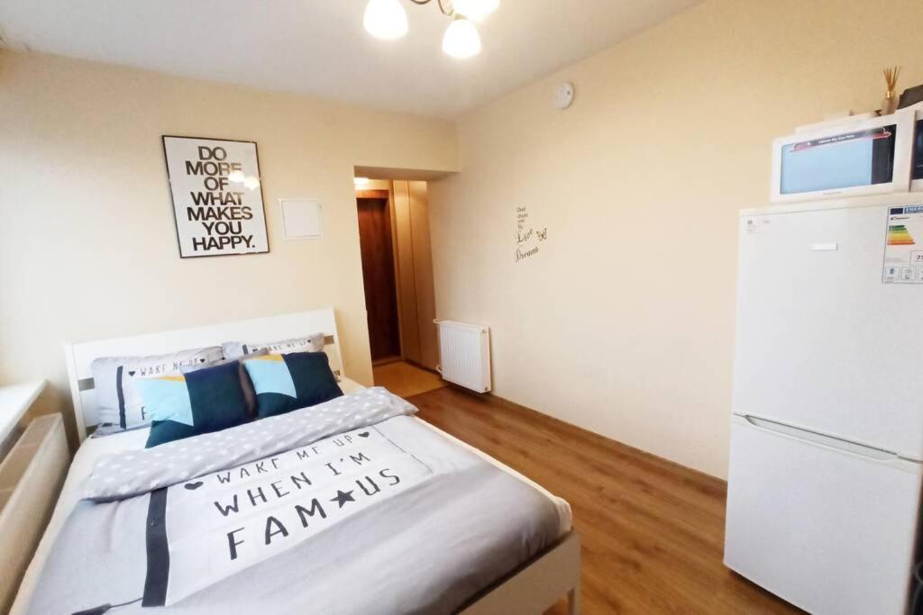 9th floor Amazing View Central Studio Apartment - Housity