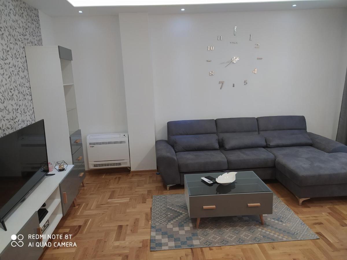 Deluxe apartment Jelena - Housity