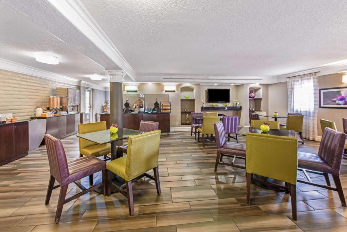 La Quinta Inn by Wyndham Miami Airport North - Housity