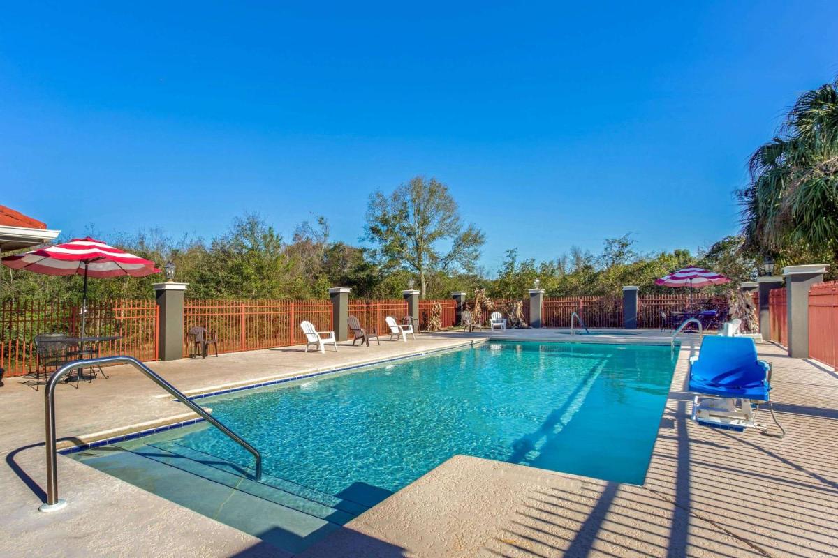 La Quinta by Wyndham Mobile - Tillman's Corner - Housity