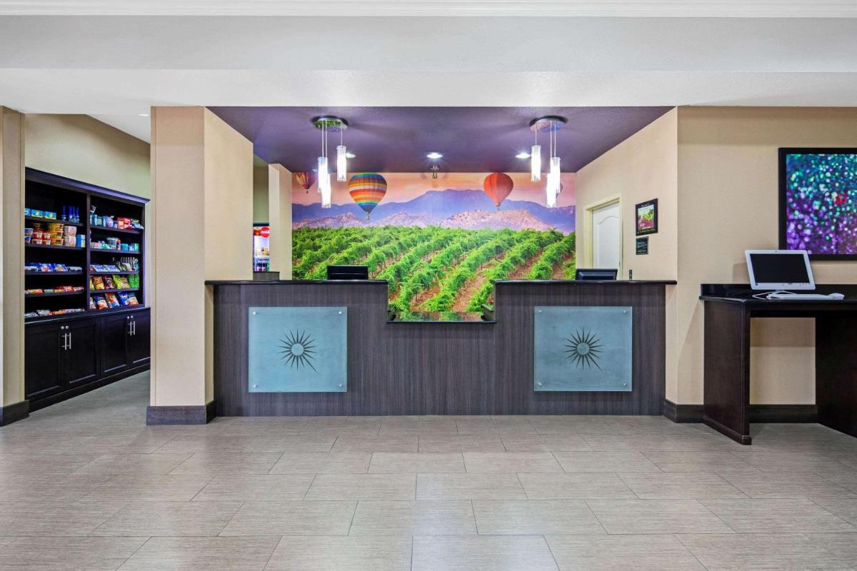 La Quinta by Wyndham Temecula - Housity