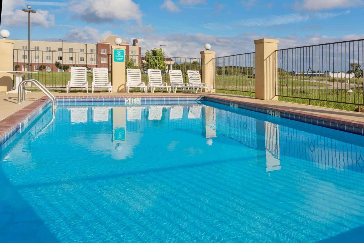 La Quinta by Wyndham Canton MS - Housity