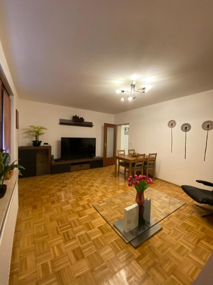 Apartment in Uninähe - Housity