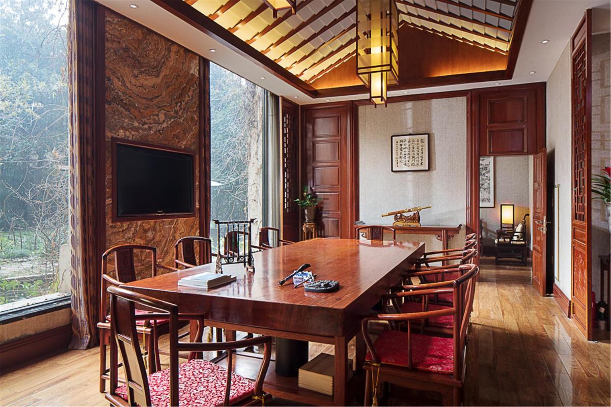 Holiday Inn Zhengzhou Zhongzhou, an IHG Hotel - Housity