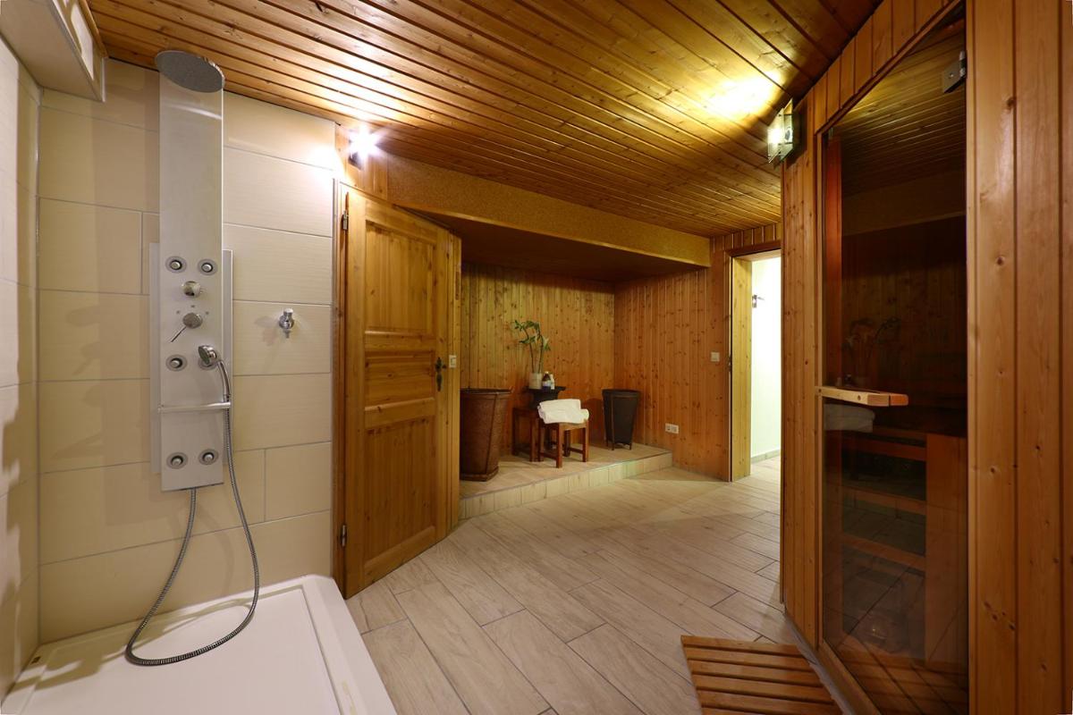 Hotel Kaiserpfalz - Hizvo