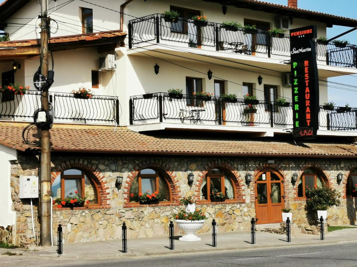 Pensiunea SanMartin - Housity
