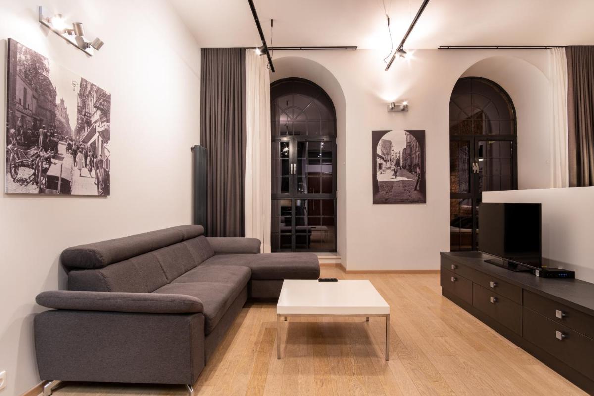 Your Aparts - Lofty Scheiblera - Housity