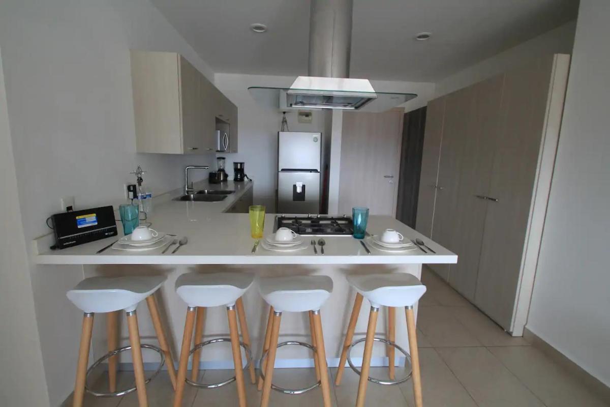 Premier Apartment Downtown 4 Guests 1604 - Housity