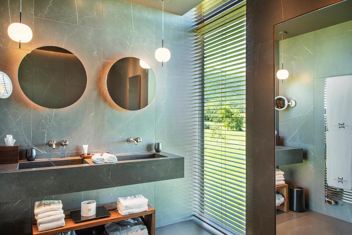 Salle de bains dans l'établissement Jiva Hill Resort - Genève