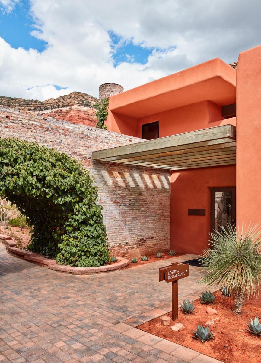 Enchantment Resort - Housity