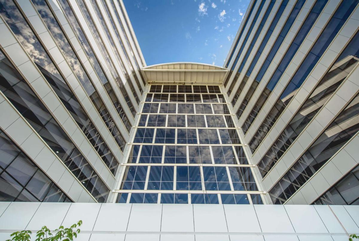 Wyndham Manta Sail Plaza Hotel and Convention Center - Housity